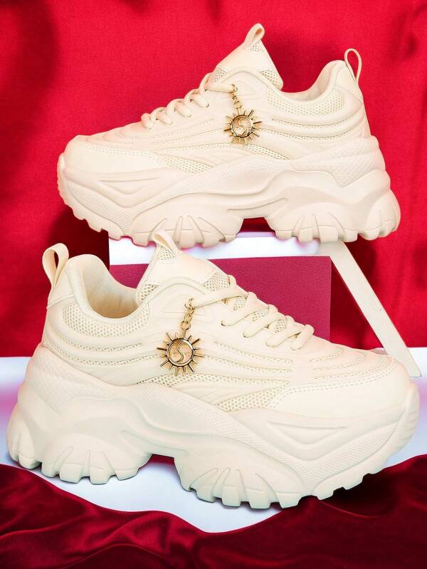Sapatos Esportivos De Plataforma Alta Para Mulheres Aumentando Altura Creme Sujeira-resistente Versátil Diária Ao Ar Livre Campus Corrida Com Acessórios Metálicos, Detalhe De Girassol, Sapatos Esportivos Confortáveis Leves E Respiráveis