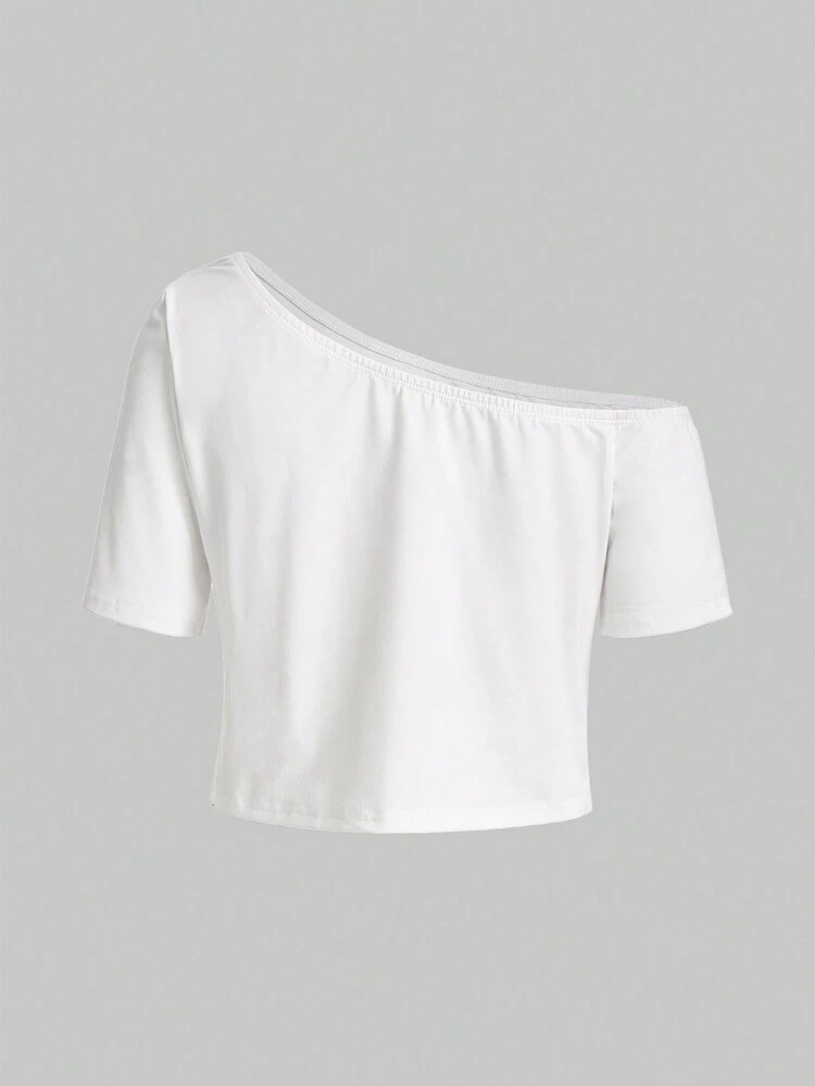 Asymmetrical Shoulder Cut Letters Printed T-Shirt