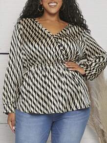 SHEIN CURVE+ 大碼滿版印花交疊領荷葉邊下擺襯衫 - 彩色 - 查看 1