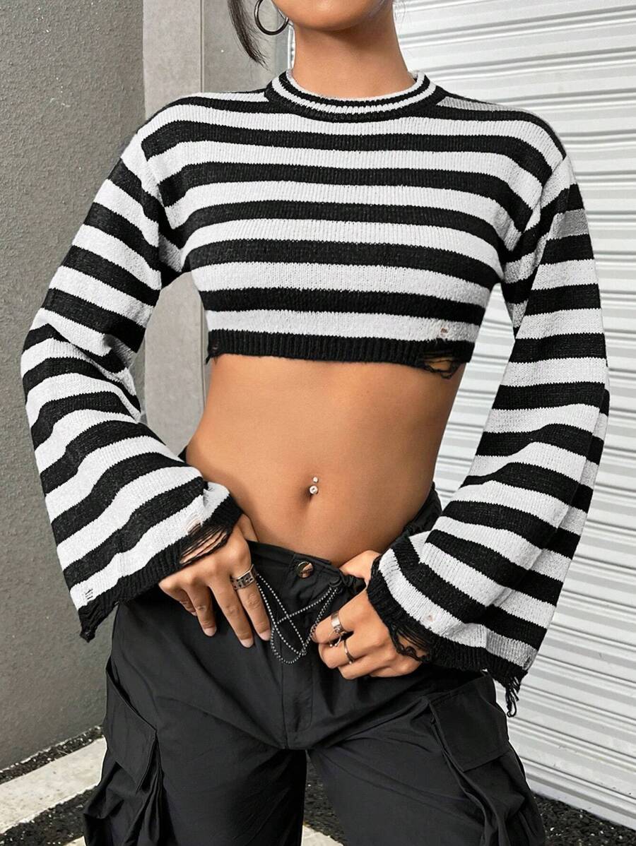 SHEIN EZwear 有條紋的短款破洞毛衣 - 黑與白 - 查看 1