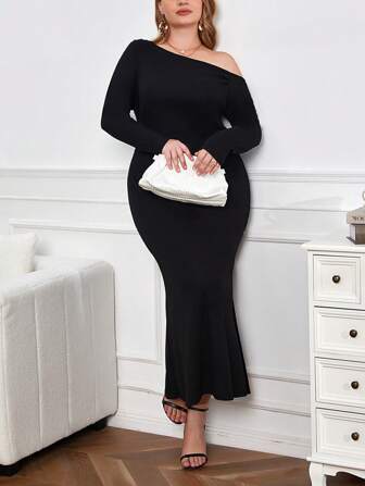 SHEIN Privé 浪漫加大碼人魚裙擺連身裙