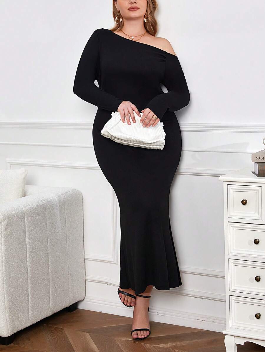 SHEIN Privé 浪漫加大碼人魚裙擺連身裙 - 黑色 - 查看 1