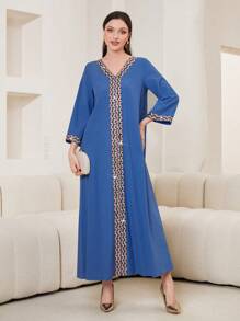 Al Najma 鬆身設計的阿拉伯傳統長袍,帶有刺繡和v領 - 藍色 - 查看 6