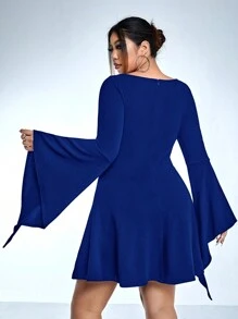 SHEIN ICON 大碼鐘形袖前鏤空緊身洋裝