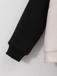 SHEIN 2 Pezzi Maglione A Maniche Lunghe Con Patchwork Di Hamburger E Patatine Fritte A Stampa Per Bambino/a, Stile Cartone Animato - Multicolore - Visualizzare 6