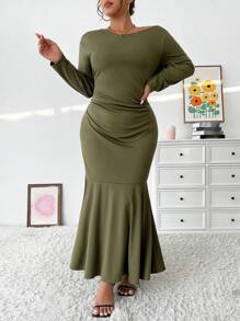 Celure 純色優雅大尺寸魚尾裙 - 墨綠色 - 查看 5