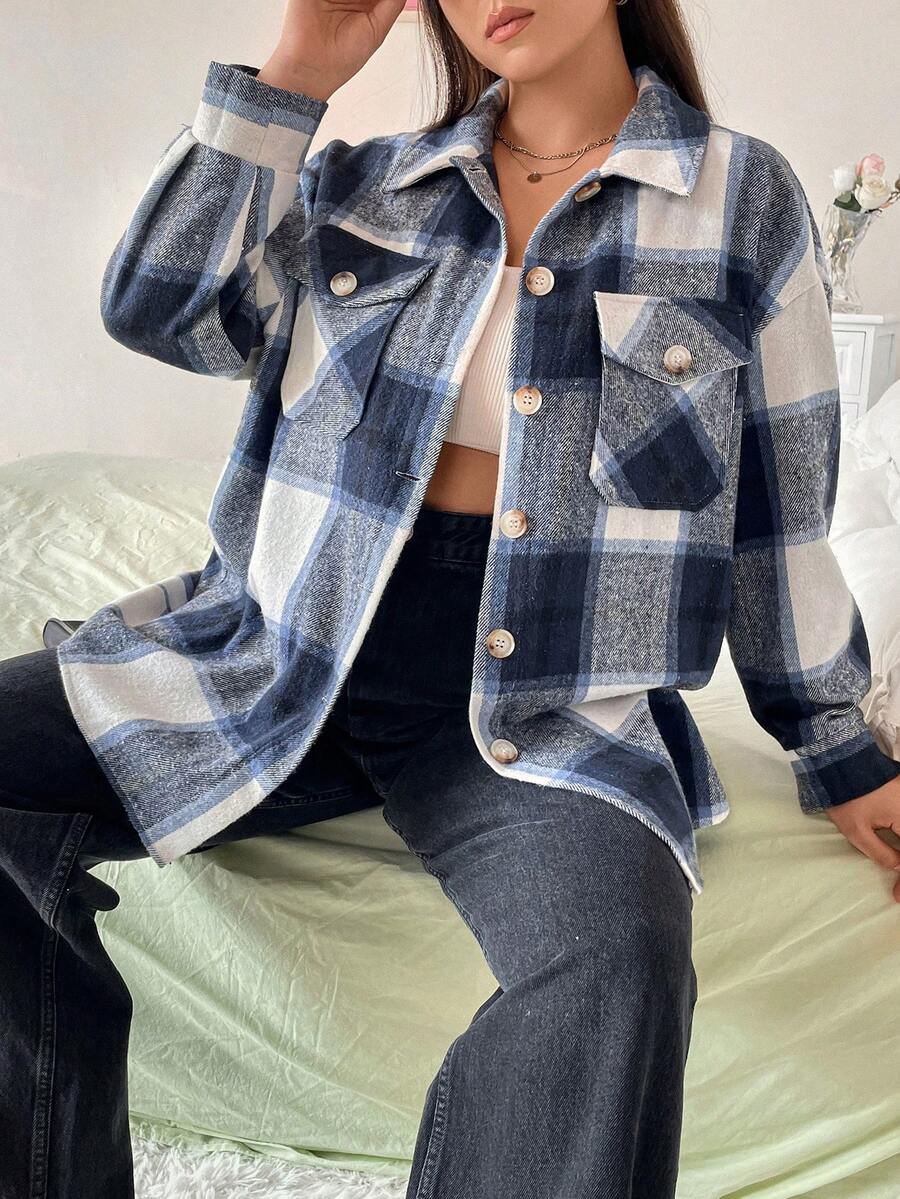 Flirla 女式加大碼格紋翻領口袋襯衫