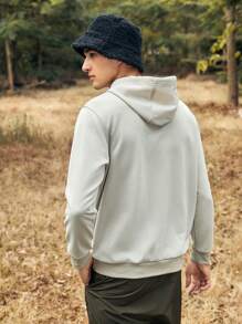 In My Nature 男士汽車攝像頭立體刺繡束口帽風衣,戶外休閒運動必備 - 淺灰色 - 查看 2