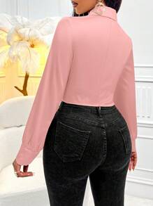 VaVaBold 翻领裹胸短款缎面衬衫、长袖上衣 - 藕粉色 - 查看 2