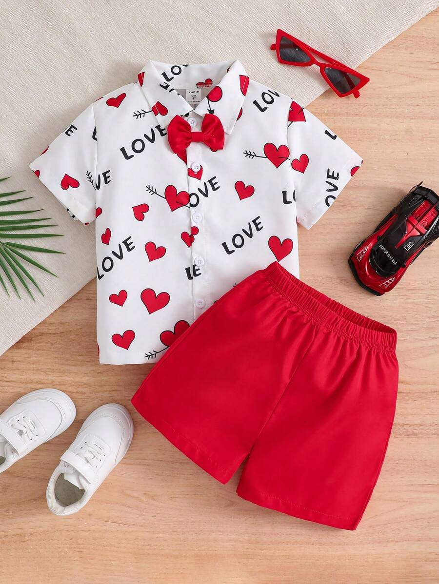 Conjunto de 2 piezas de camisa y pantalones cortos con estampado de corazón para niño, Día de San Valentín - Multicolor - Ver 1