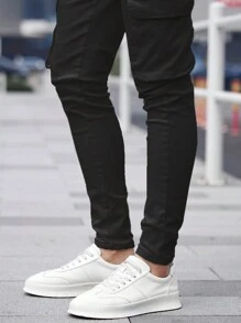 Manfinity LEGND Men Cotton Solid Flap Pocket Side Cargo Jeans - Black - View 4