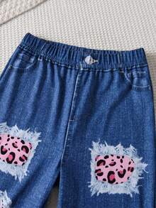 SHEIN 2 件装 Tween 女童长袖运动衫和牛仔效果印花喇叭裤，带有心形图案 - 彩色 - 查看 7