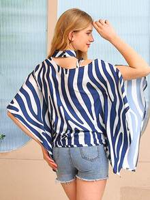 Áo kiểu nữ có cổ sọc bất đối xứng dáng rộng thời trang - Xanh và trắng - Xem 2