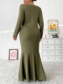 Celure 純色優雅大尺寸魚尾裙 - 墨綠色 - 查看 3