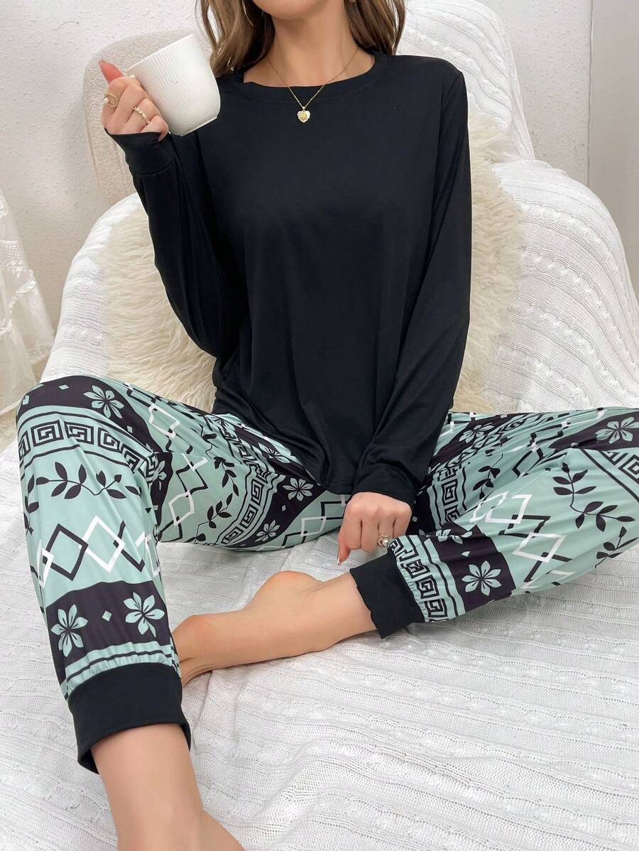 SHEIN Solid Color Long Sleeve T-Shirt And Geometric Pattern Long Pants Homewear Pajama Set, Fall Winter Clothes - Black - View 1