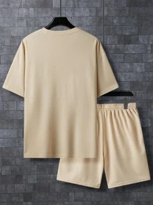 Manfinity Hypemode Loose Fit Men's Crown Pattern Short Sleeve T-Shirt And Shorts Set - Apricot - View 2