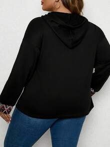 SHEIN CURVE+ Sudadera Con Capucha Para Mujer Con Patrón Geométrico Y Cordón, Talla Grande - Negro - Ver 2