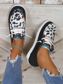 Women Graphic Lace-up Front Textured Black Canvas Shoes - Black and White - View 5