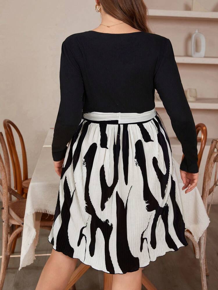 Plus Graphic Print Belted Dress