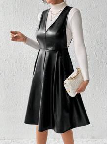 Chiquease Sleeveless V-neck Pleated Hem Dress Without T-shirt - Black - View 4