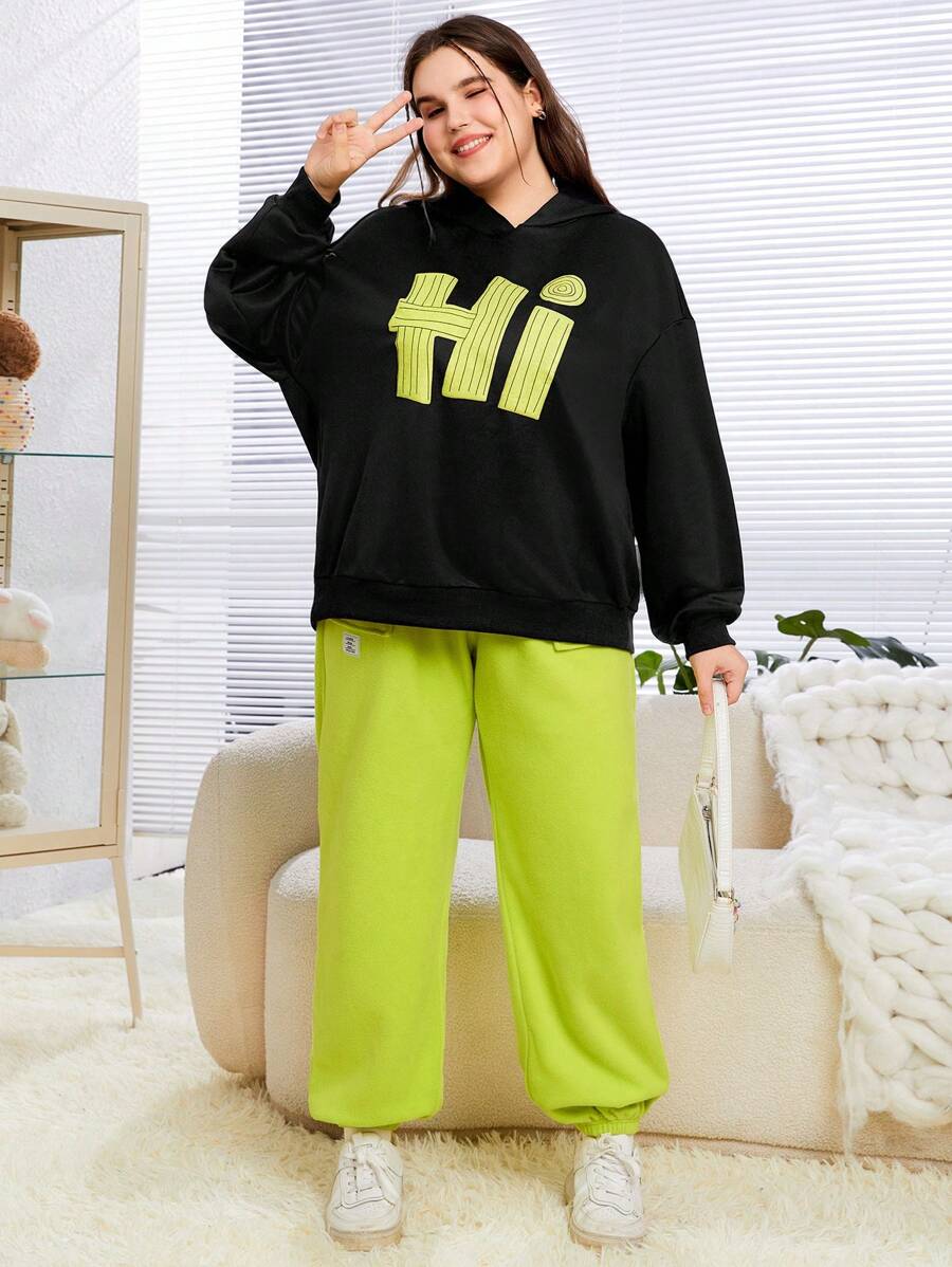 SHEIN EZwear 女款連帽黑色字母印花運動衫和綠色運動褲套裝 - 彩色 - 查看 1