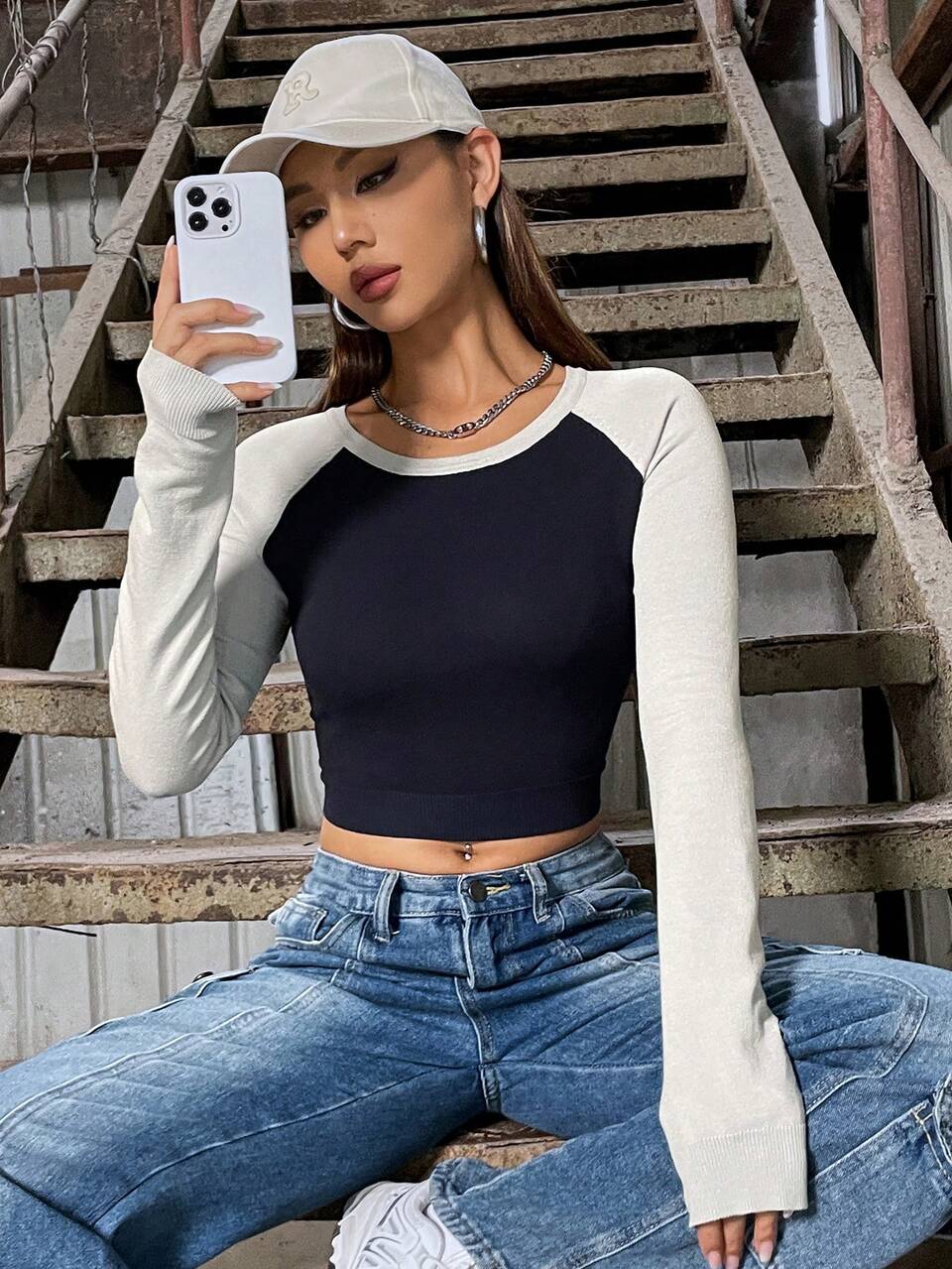 Women'S Colorblock Round Neck Raglan Sleeve Sweater