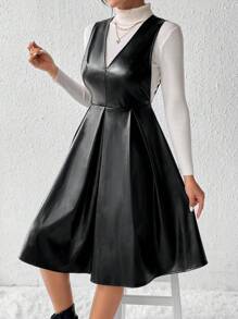 Chiquease Sleeveless V-neck Pleated Hem Dress Without T-shirt - Black - View 3