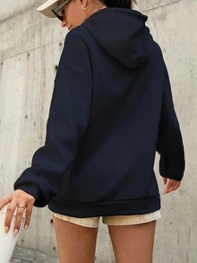 RueChic Đồ họa Chữ cái Thả vai Dây rút Hoodie - màu đen - Xem 2