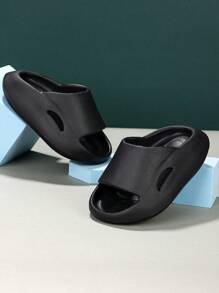 Comfortable Unisex Kids' Chunky Slippers Black - Black - View 1