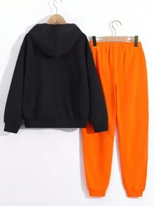 SHEIN Conjunto De Sudadera Con Capucha Impresa Y Pantalones De Punto De Color Sólido De Estilo Casual Callejero Para Niños - Multicolor - Ver 2