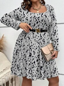 SHEIN Franclia 大碼印花圓領連衣裙（無腰帶） - 灰色 - 查看 3