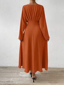 SHEIN Privé 女士純色打褶v領連衣裙 - 棕色 - 查看 2