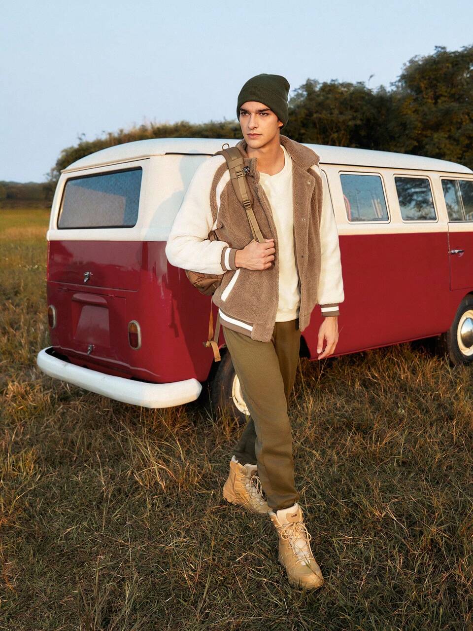 Men Contrast Raglan Sleeve Striped Trim Outdoor Fleece Jacket
