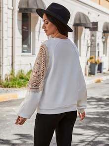 EURMUSE 蕾絲拼接插肩袖運動衫 - 白色 - 查看 2