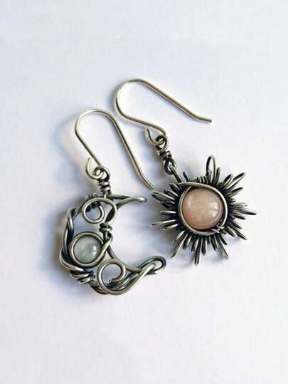 Hippie 1pair Asymmetric Sun & Moon Design Earrings