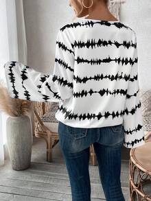 SHEIN LUNE V 領交叉繫帶喇叭袖襯衫 - 黑與白 - 查看 3