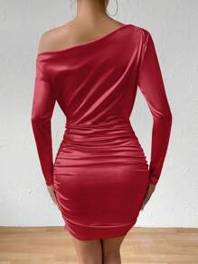 Zolique Solid Color Gathered Hem Bodycon Dress Satin Women Outfit - Red - View 2