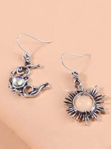 ROMWE Hippie 1pair Asymmetric Sun & Moon Design Earrings - Antique Silver - View 4