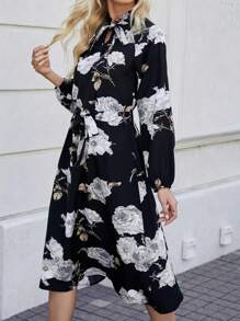 SHEIN LUNE 女士花卉印花蝴蝶結領口連身裙,腰部收緊設計 - 黑色 - 查看 3