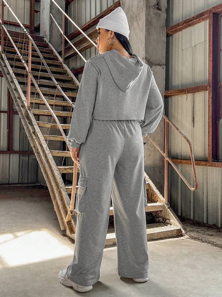 SHEIN EZwear Conjunto De Ropa Deportiva De Sudadera Con Capucha Ultra Corta, Tirantes Y Pantalones Deportivos De 3 Piezas Para Mujer De Talla Grande - Gris - Añade 2