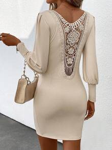 SHEIN Essnce 女款純色圓領後背刺繡鏤空連身裙 - 杏色 - 查看 5