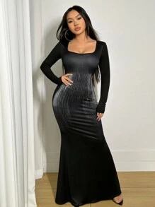 SHEIN Privé Round-Neck Long Sleeve Bodycon Dress With Printed Pattern - Black - View 3