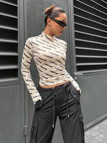 SHEIN Unity Của phụ nữ Giường đôi In Đứng cổ áo Áo thun - Màu be - Xem 5