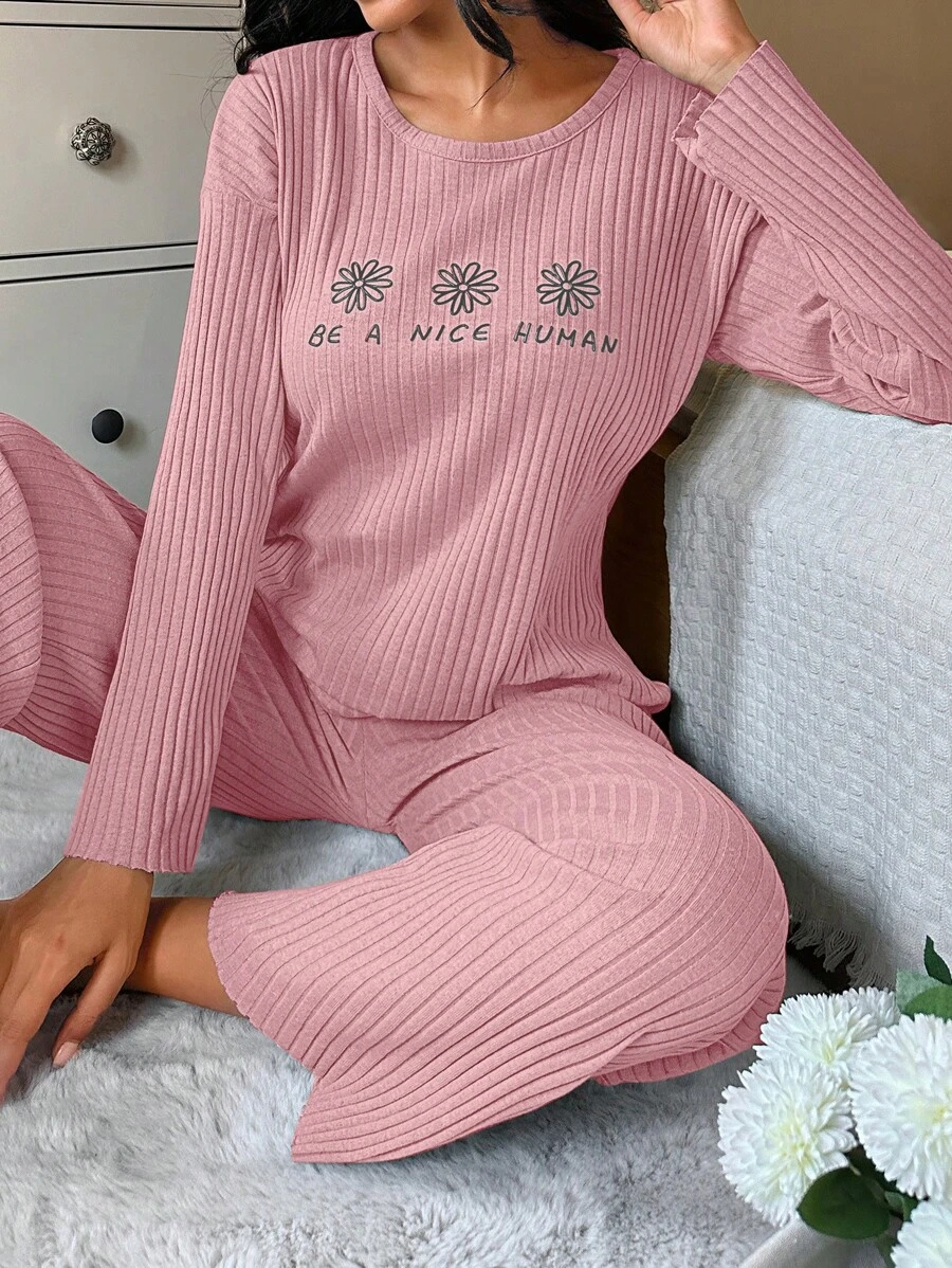 RueChic 花卉与口号图案罗纹针织 T 恤和裤子休闲套装 - 粉色 - 查看 1