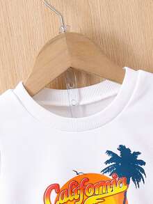 嬰兒男寶貝汽車及字母印花連帽運動衫與長褲套裝 - 白色 - 查看 4