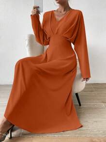 SHEIN Privé 女士純色打褶v領連衣裙 - 棕色 - 查看 4