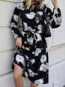 SHEIN LUNE 女士花卉印花蝴蝶結領口連身裙,腰部收緊設計 - 黑色 - 查看 6