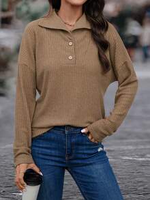 SHEIN LUNE 前紐扣落肩T恤 - 卡其色 - 查看 6