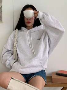 DAZY Sudadera con capucha con estampado de letras de calle para mujer, nueva sudadera holgada y versátil de forro polar para otoño e invierno - Gris - Ver 4