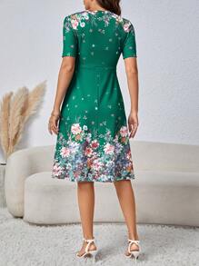 SHEIN Clasi Women's Floral Printed Dress With Shell Hem - Green - View 2